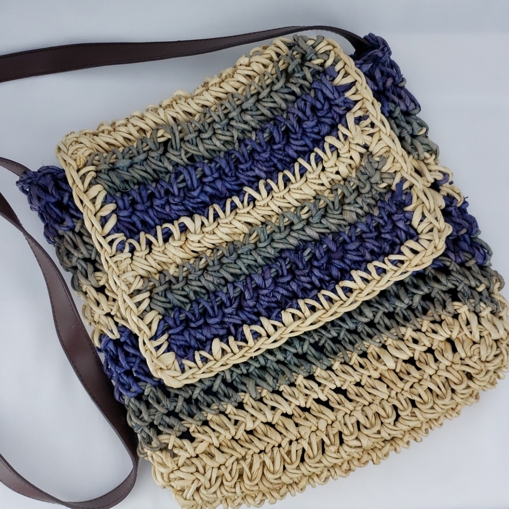 100% Cornhusk Cross Body Market Bag.